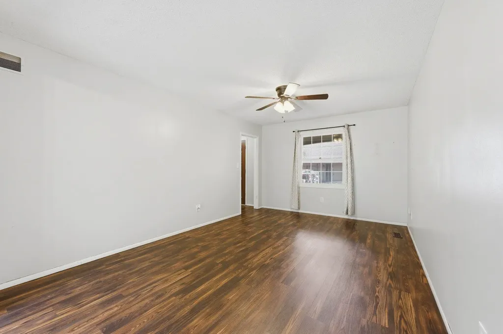 1243 N Dry Creek Derby KS 67037