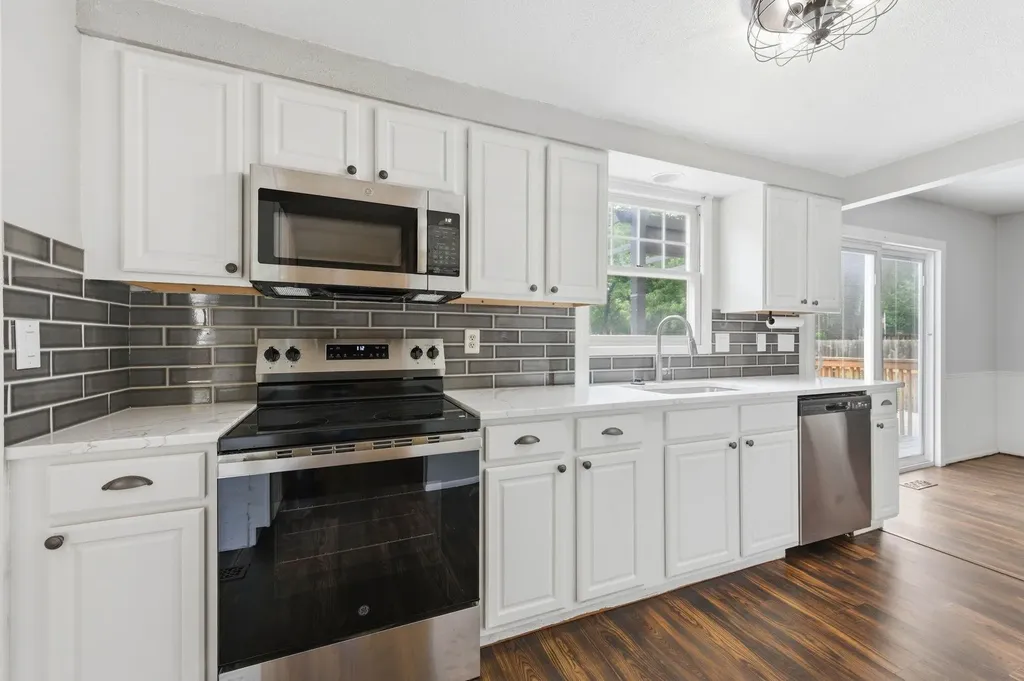 1243 N Dry Creek Derby KS 67037