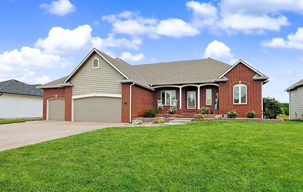 150 S Blue Bells Court Garden Plain KS 67050