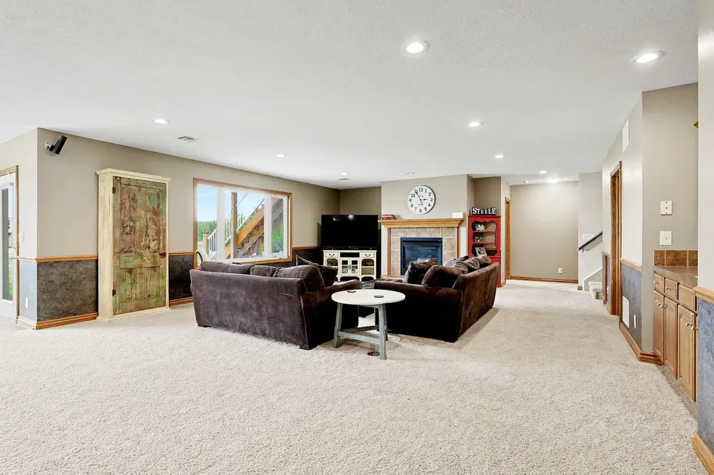 150 S Blue Bells Court Garden Plain KS 67050