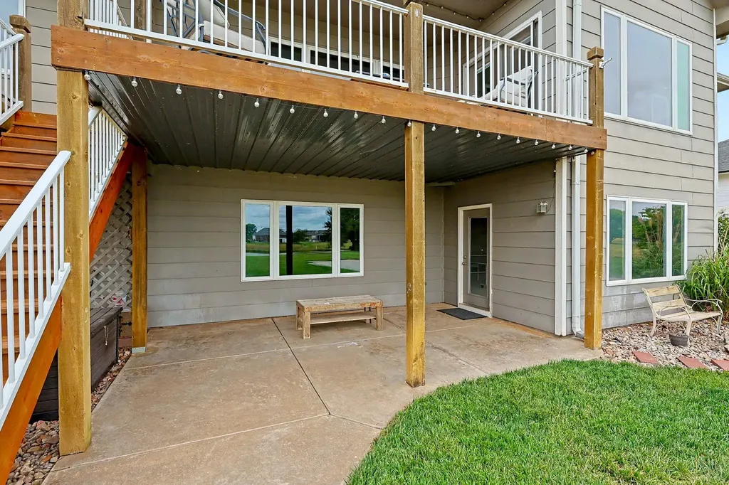 150 S Blue Bells Court Garden Plain KS 67050