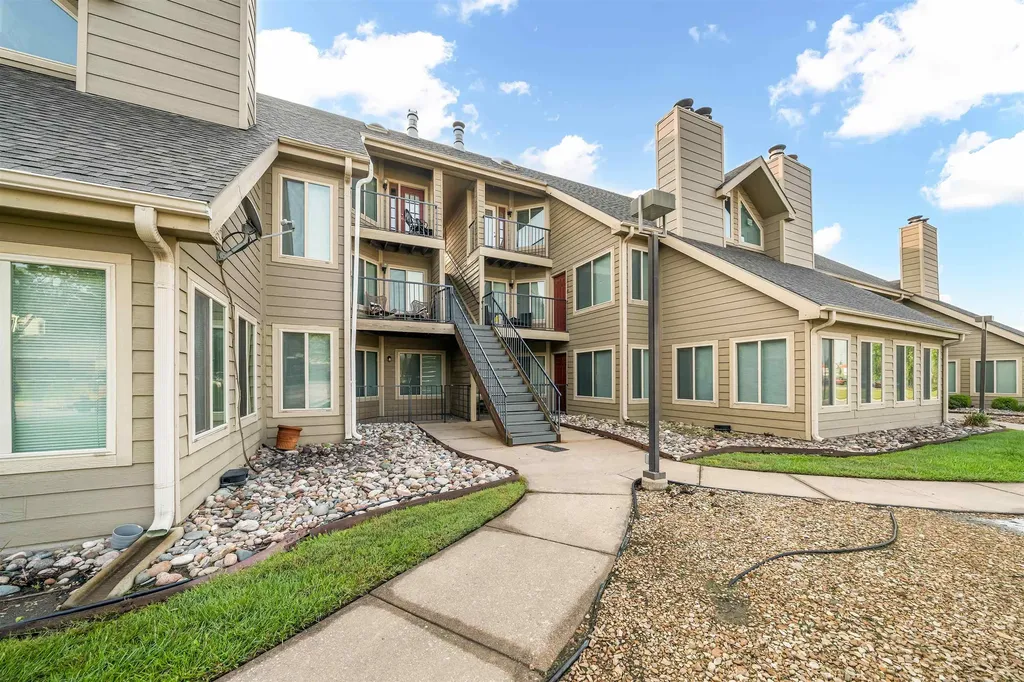 10011 E Boston Wichita KS 67207