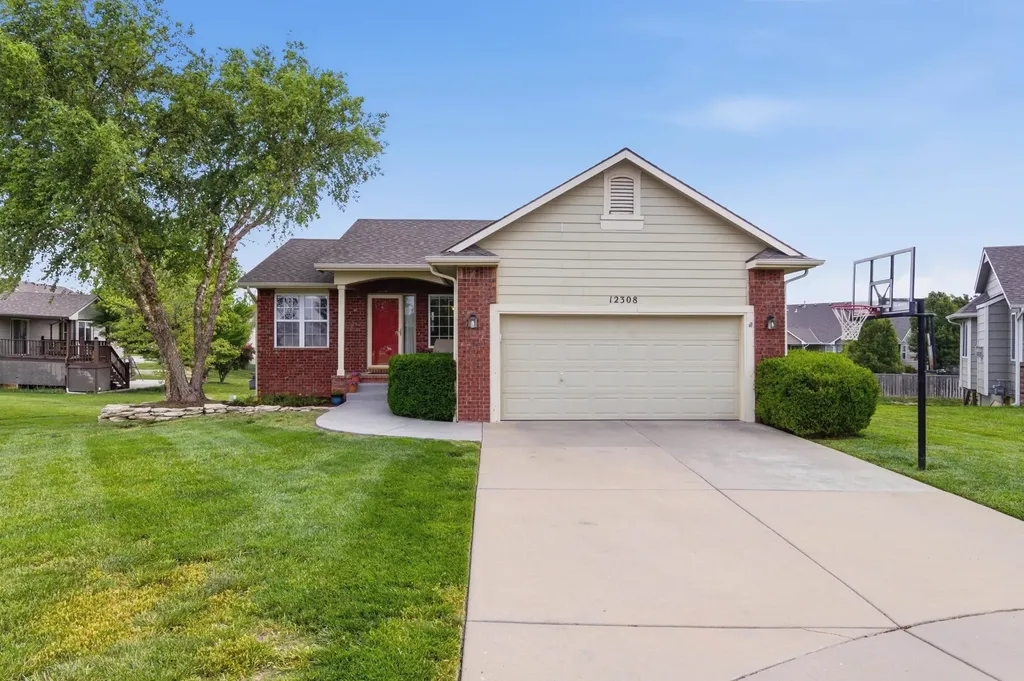 12308 E Ayesbury Circle Wichita KS 67226