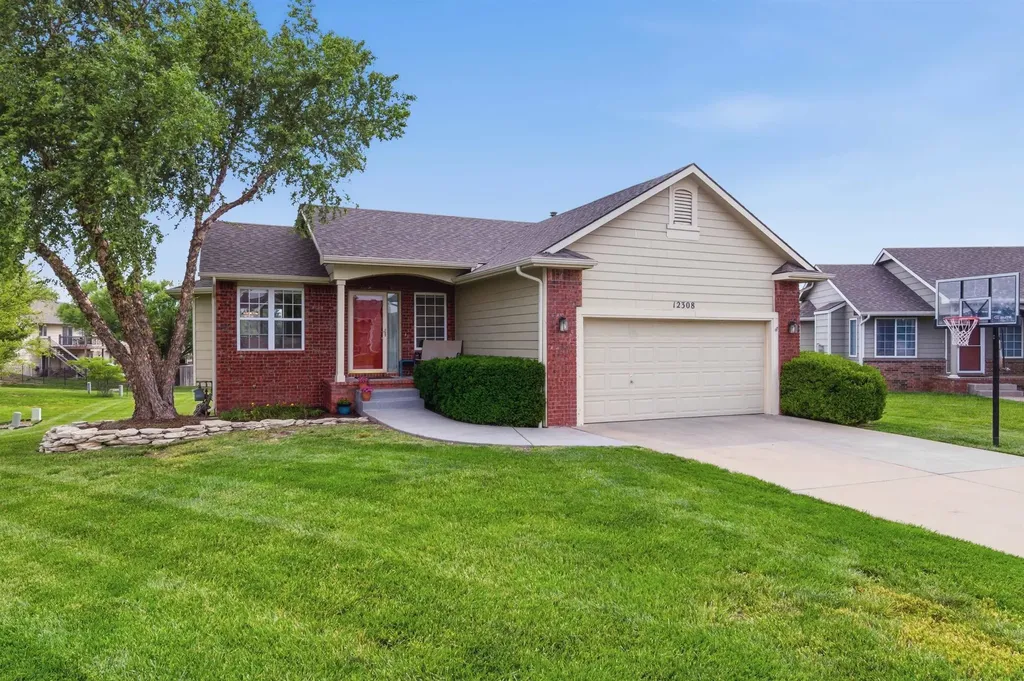 12308 E Ayesbury Circle Wichita KS 67226