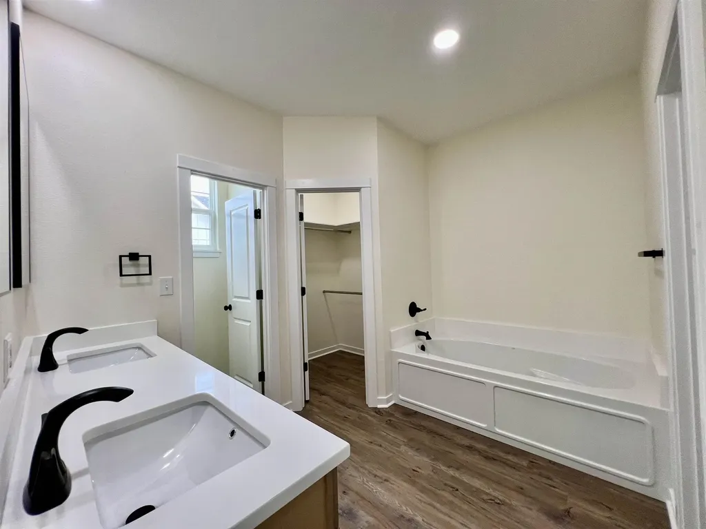 208 Castle Pines Drive Arkansas City KS 67005