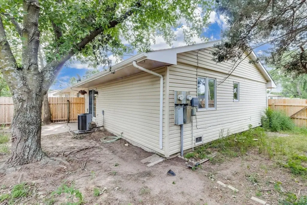 212 E Rosewood Street Rose Hill KS 67133