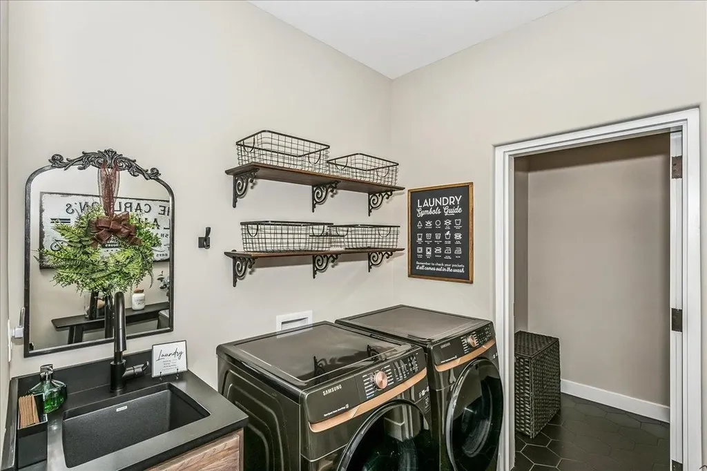 1434 S Monument Street Wichita KS 67235