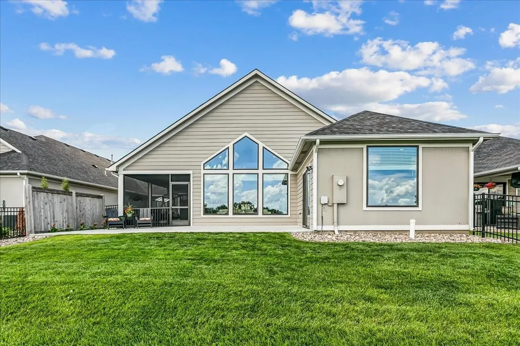 1434 S Monument Street Wichita KS 67235