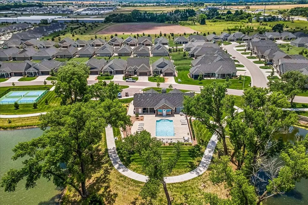 1434 S Monument Street Wichita KS 67235