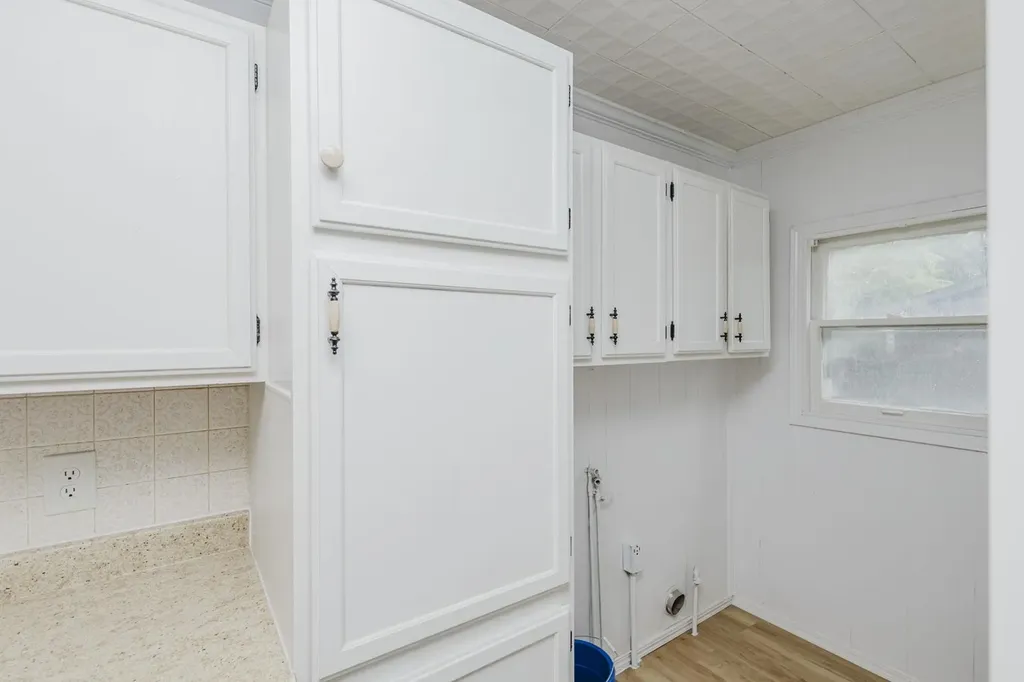 1646 S Ellis Wichita KS 67211