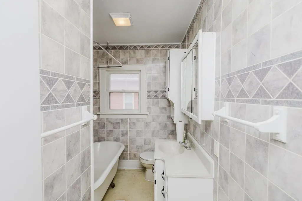 1646 S Ellis Wichita KS 67211