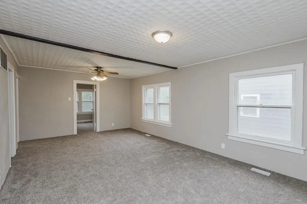 1646 S Ellis Wichita KS 67211