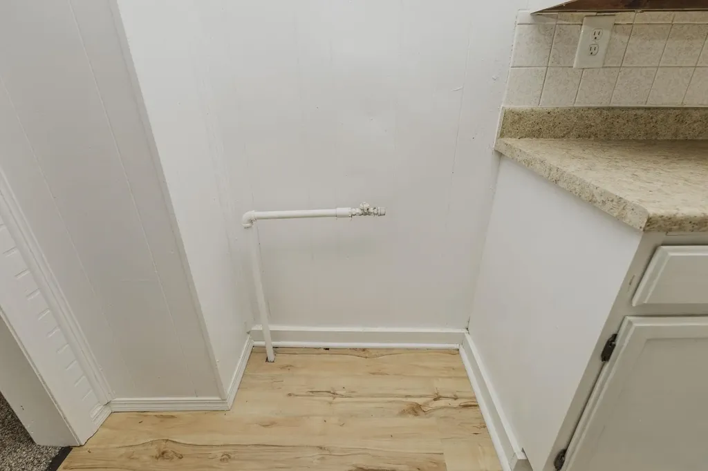 1646 S Ellis Wichita KS 67211