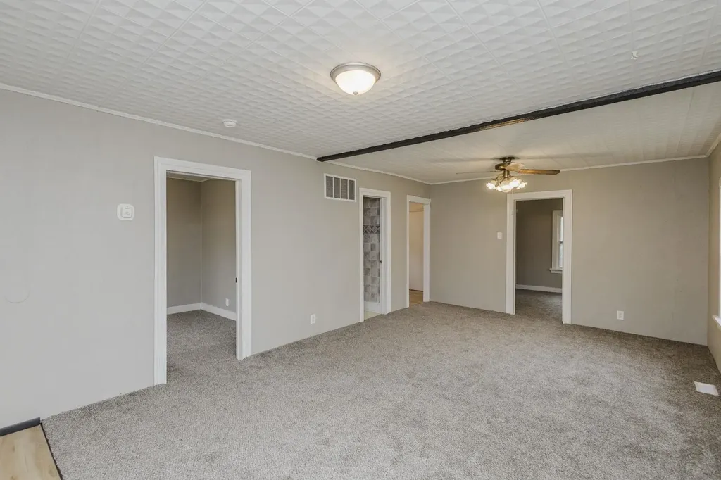1646 S Ellis Wichita KS 67211