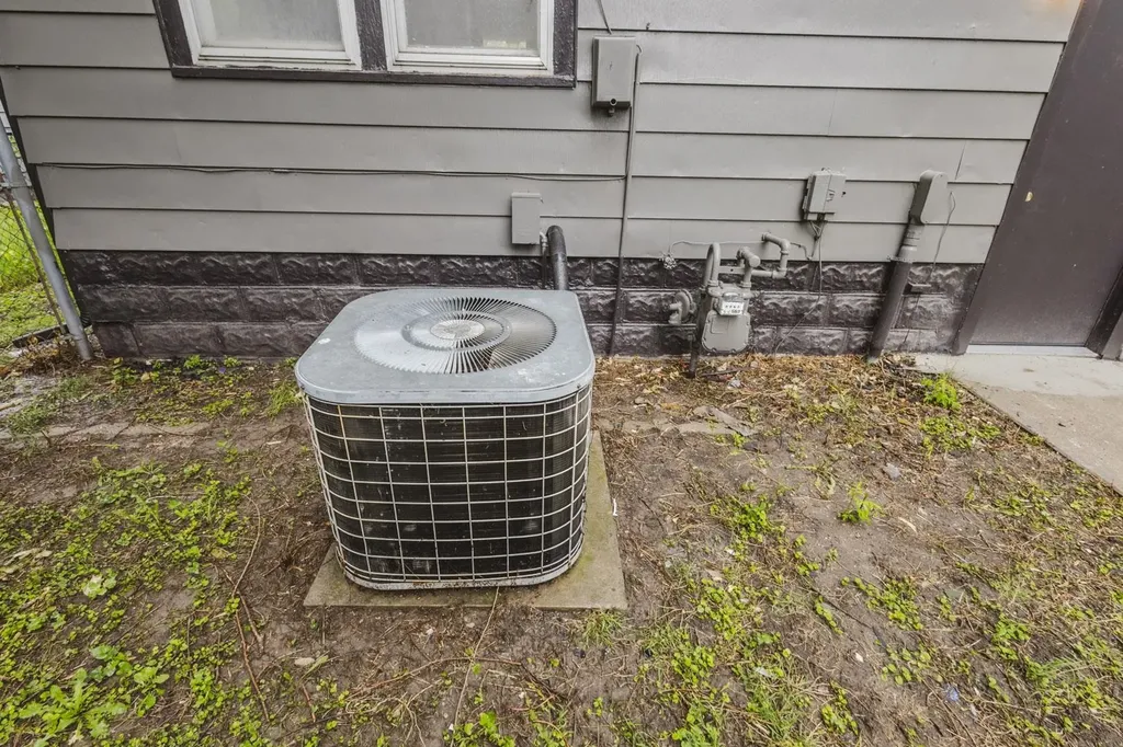 1646 S Ellis Wichita KS 67211