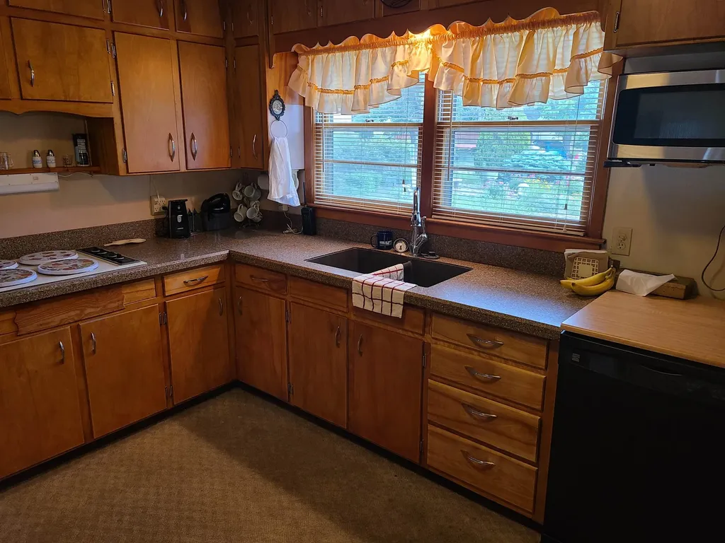 1720 Simpson Winfield KS 67156