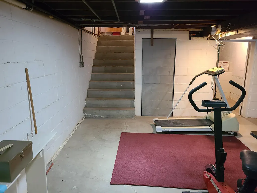 1720 Simpson Winfield KS 67156