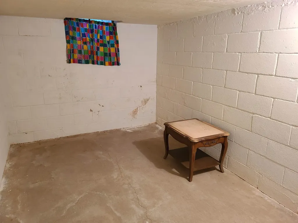 1720 Simpson Winfield KS 67156