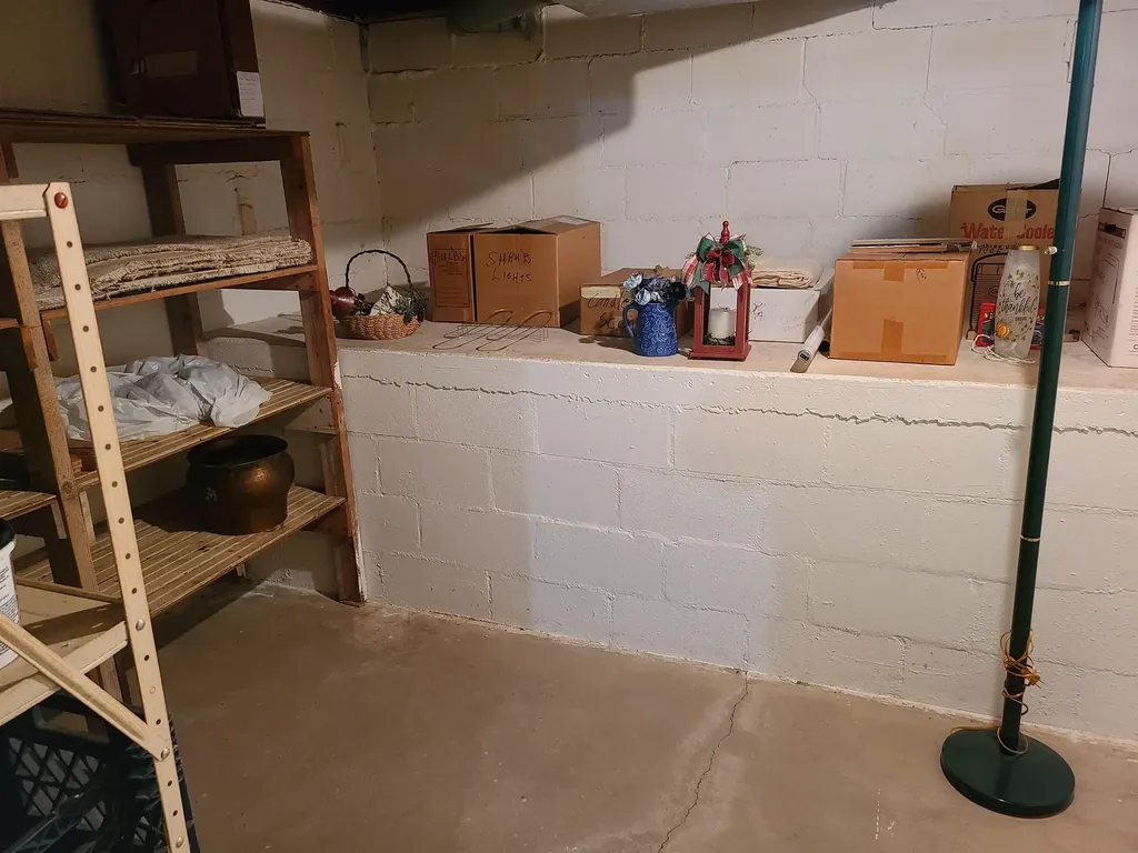 1720 Simpson Winfield KS 67156