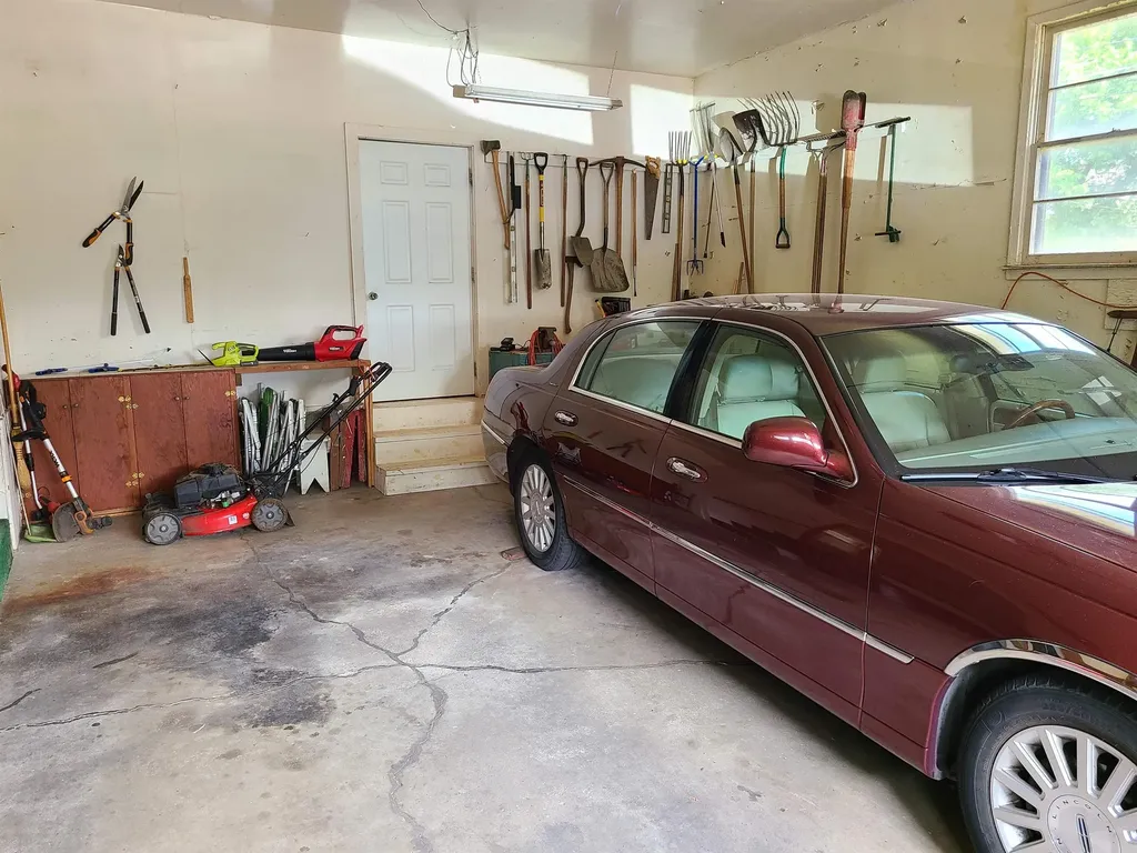1720 Simpson Winfield KS 67156