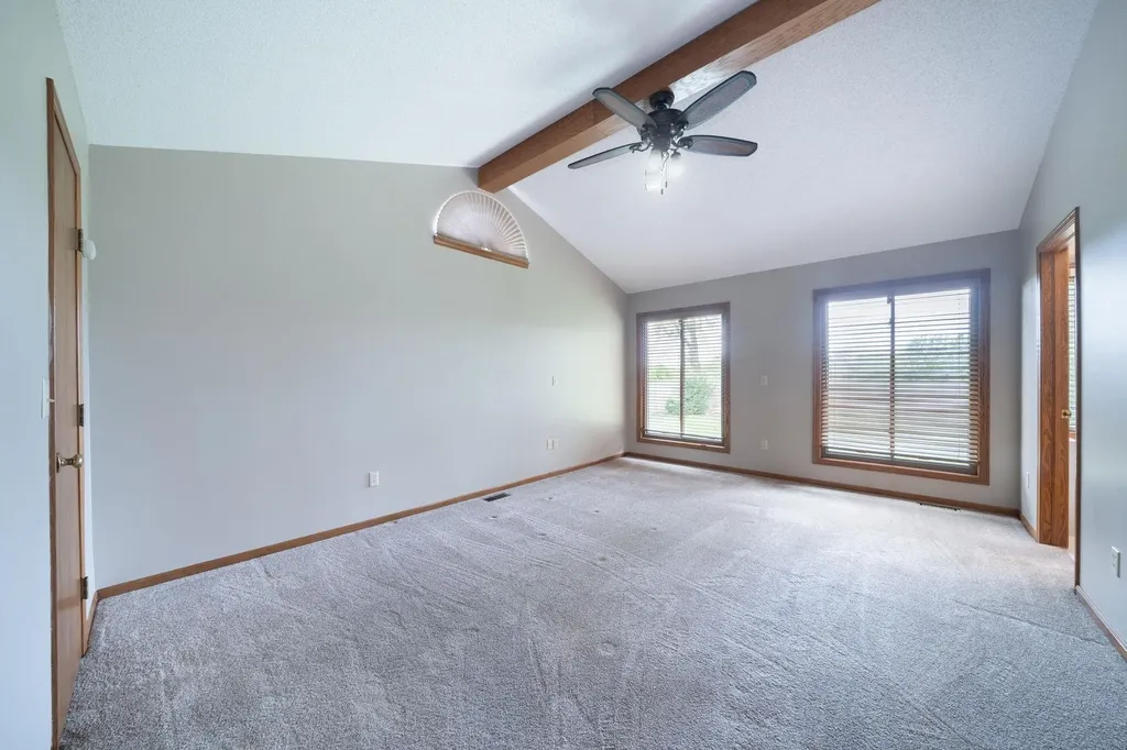 1607 N Woodridge Court Wichita KS 67206