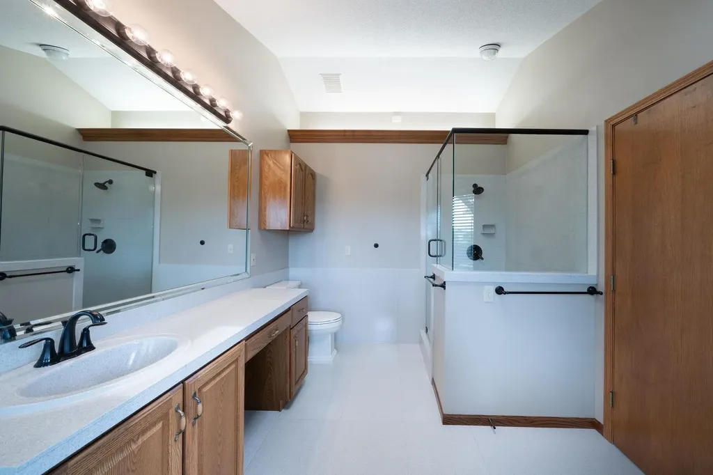1607 N Woodridge Court Wichita KS 67206