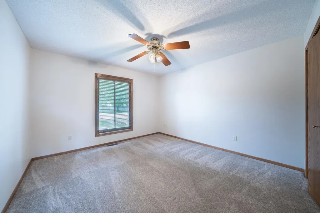 1607 N Woodridge Court Wichita KS 67206