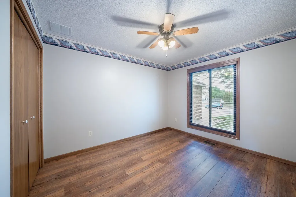 1607 N Woodridge Court Wichita KS 67206