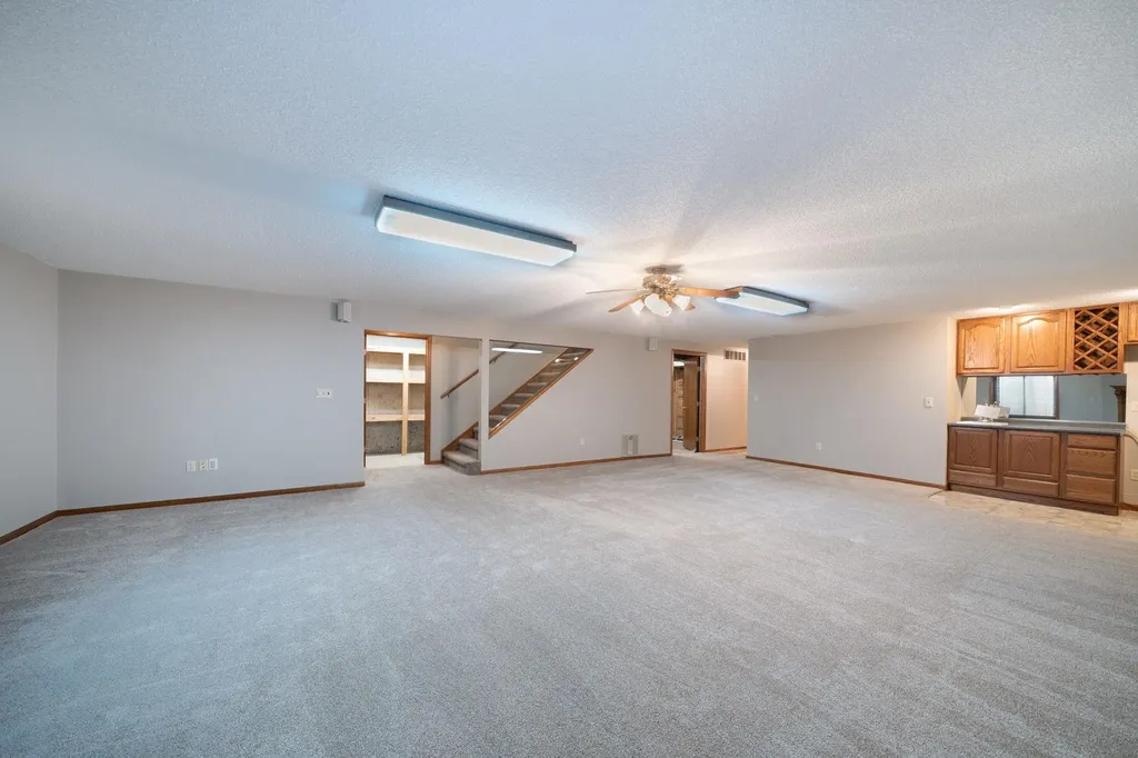1607 N Woodridge Court Wichita KS 67206