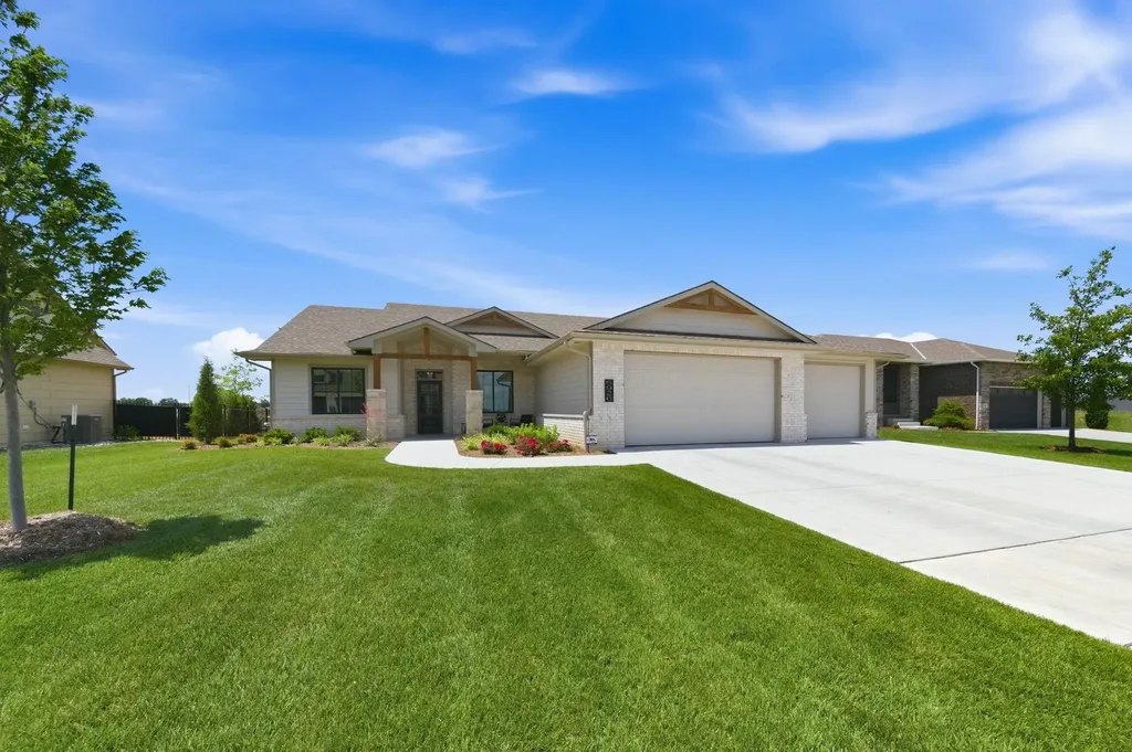 5926 E Forbes Court Bel Aire KS 67220