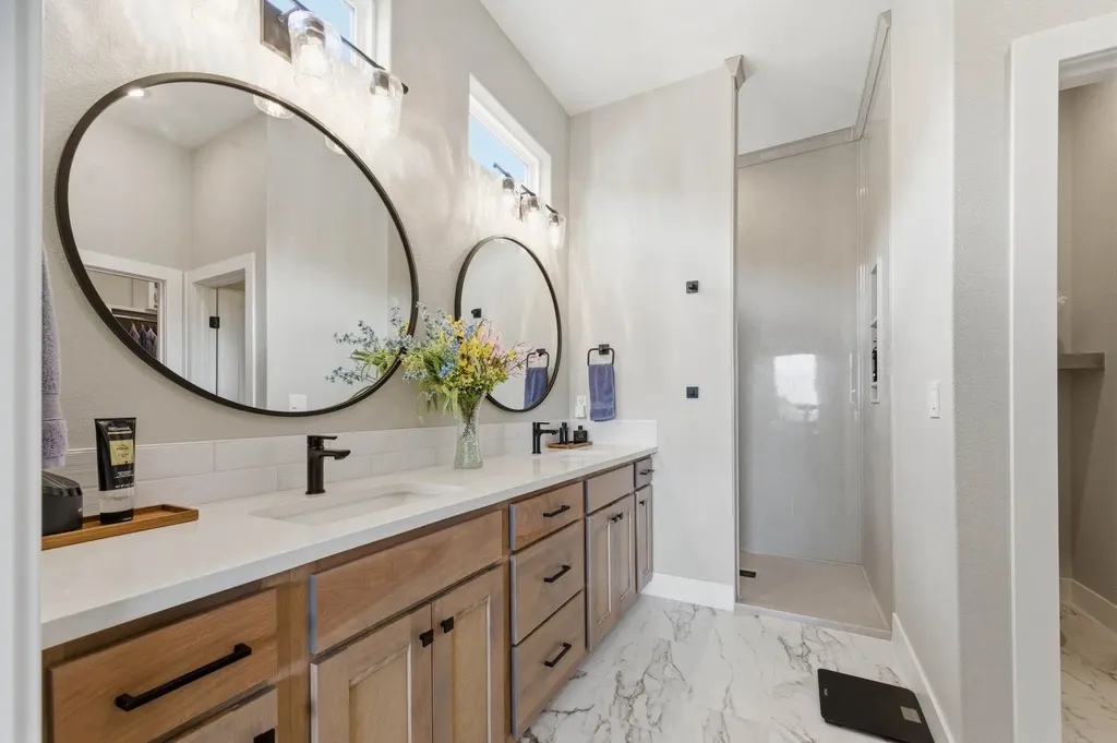 5926 E Forbes Court Bel Aire KS 67220