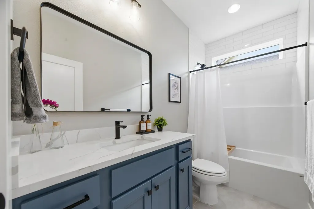 5926 E Forbes Court Bel Aire KS 67220