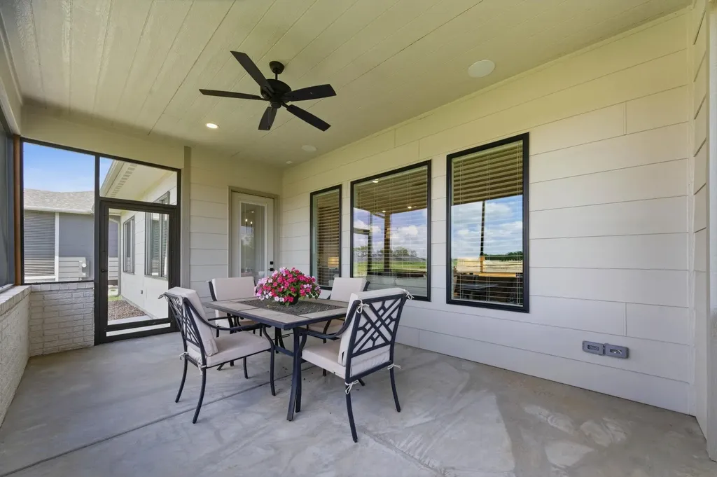 5926 E Forbes Court Bel Aire KS 67220