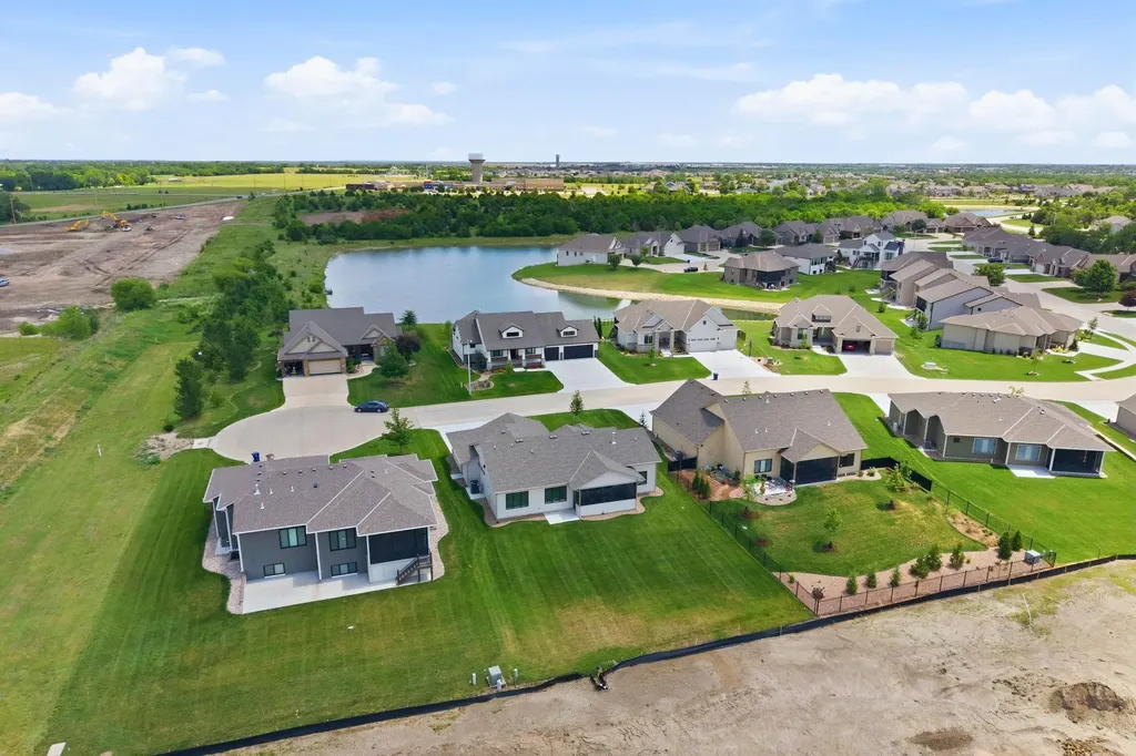 5926 E Forbes Court Bel Aire KS 67220