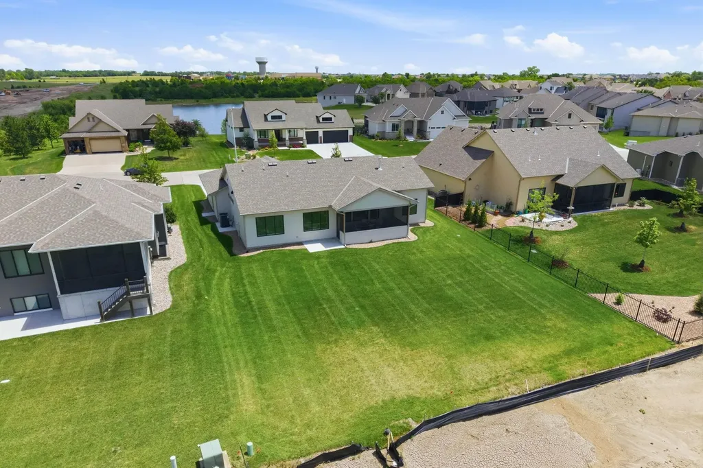 5926 E Forbes Court Bel Aire KS 67220