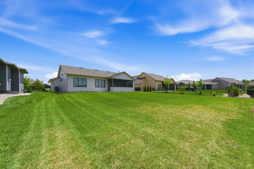5926 E Forbes Court Bel Aire KS 67220