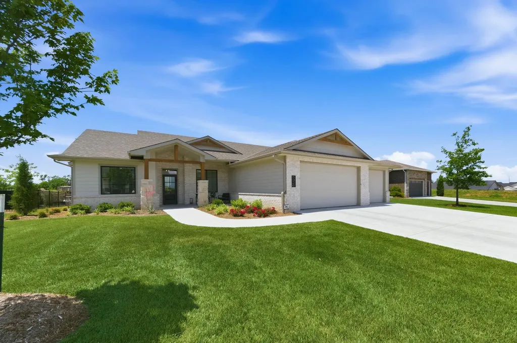 5926 E Forbes Court Bel Aire KS 67220