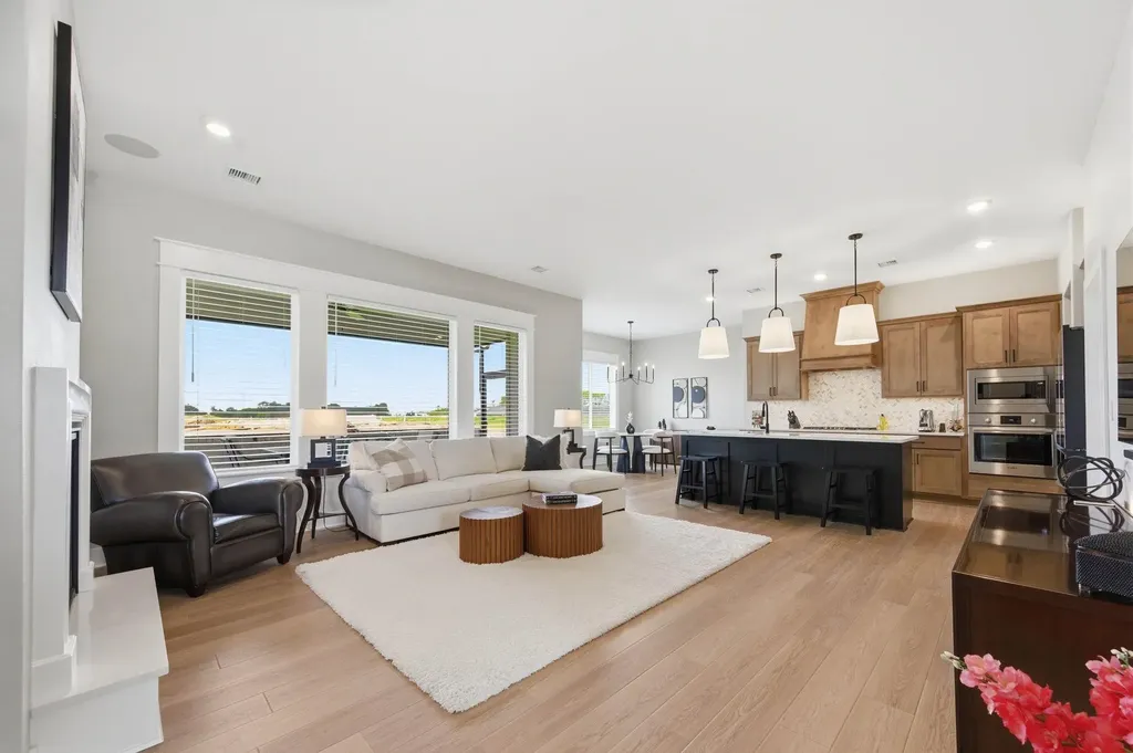 5926 E Forbes Court Bel Aire KS 67220