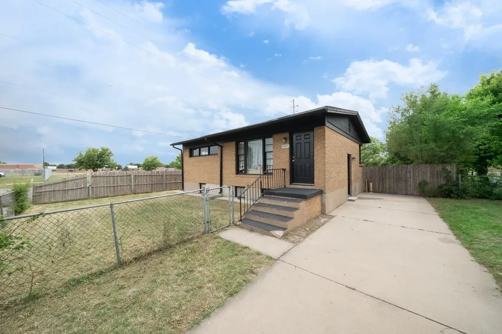 2337 S Glenn Avenue Wichita KS 67213