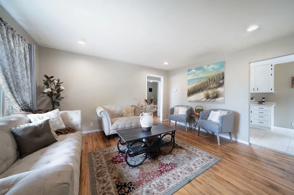 2337 S Glenn Avenue Wichita KS 67213