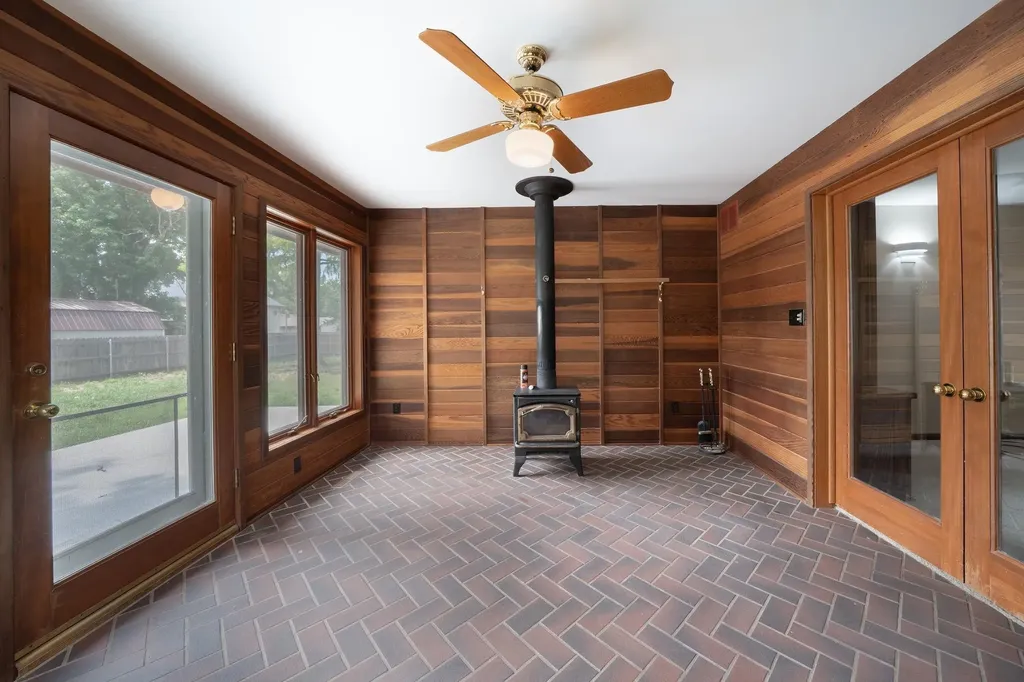 1837 N Mt Carmel Wichita KS 67203
