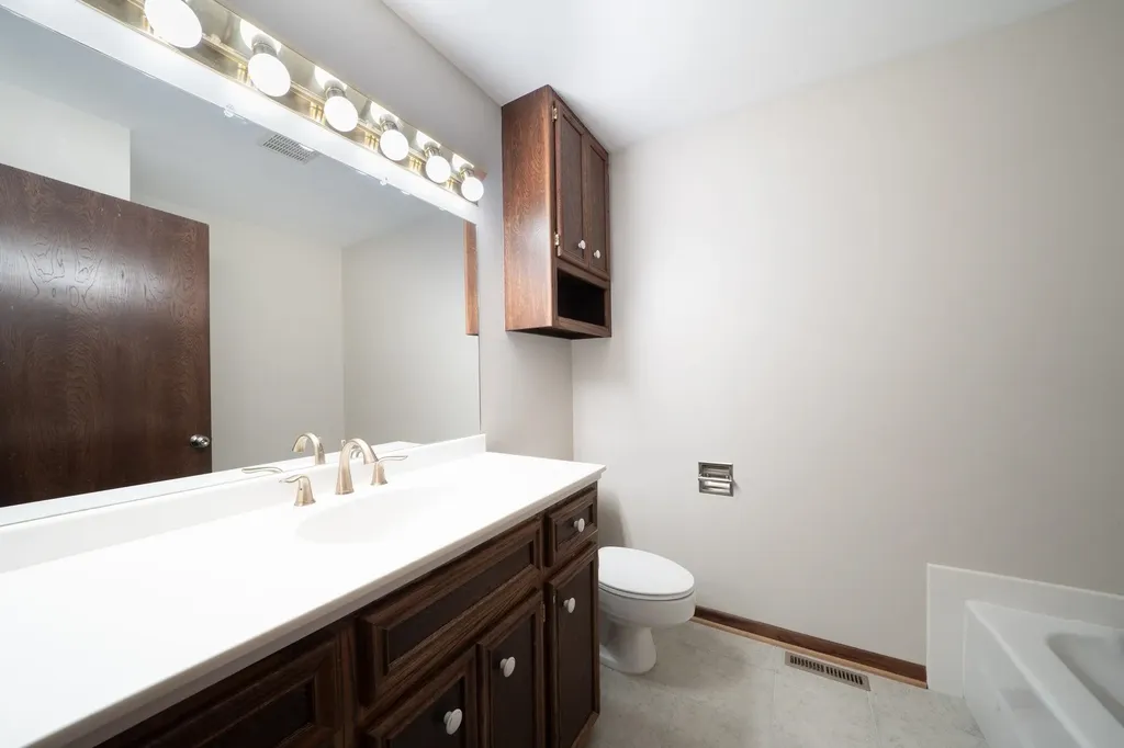 1837 N Mt Carmel Wichita KS 67203
