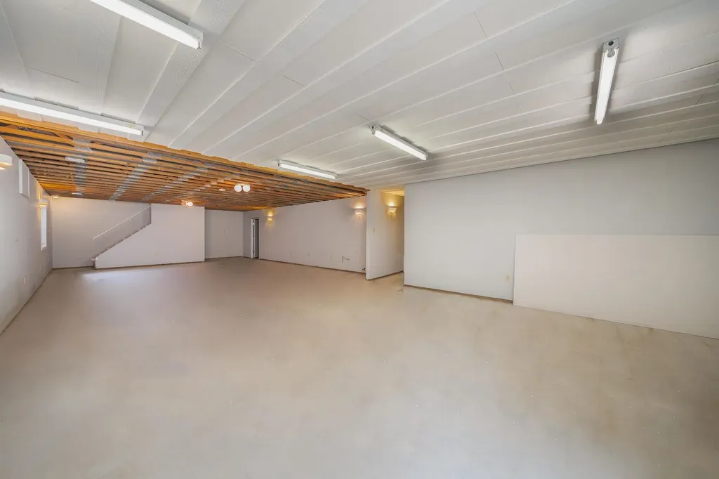 1837 N Mt Carmel Wichita KS 67203