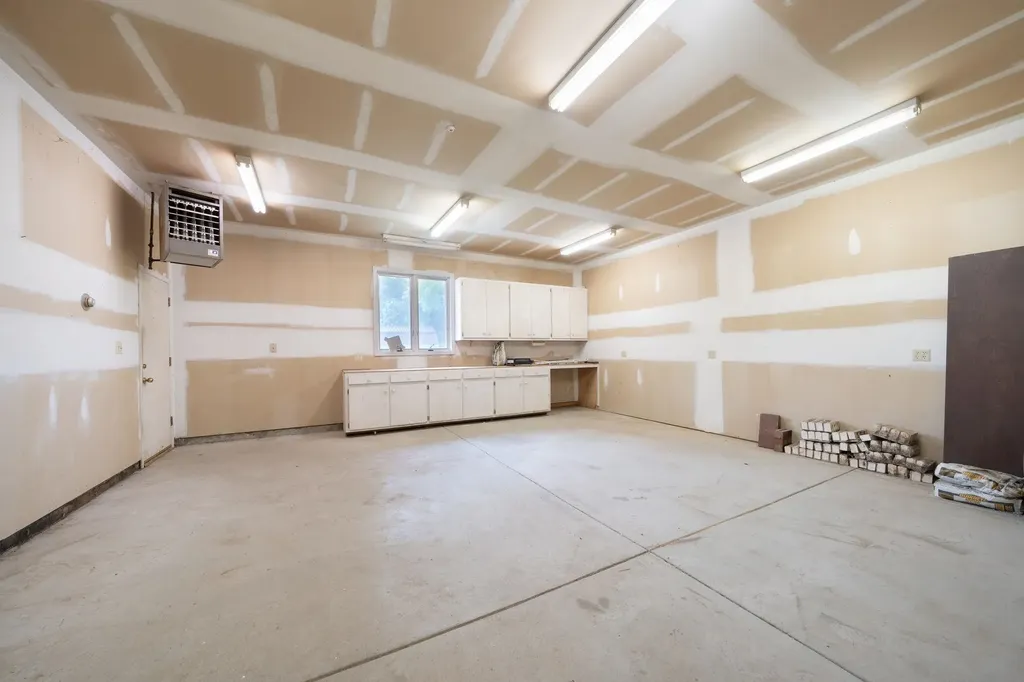 1837 N Mt Carmel Wichita KS 67203