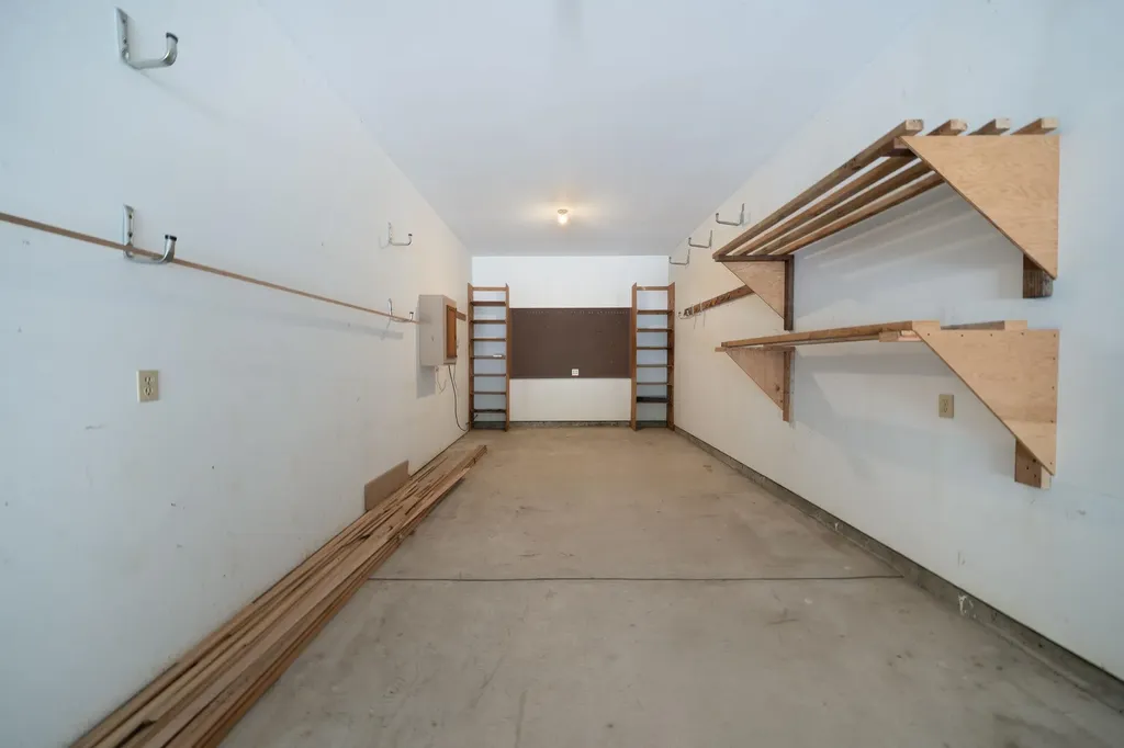 1837 N Mt Carmel Wichita KS 67203