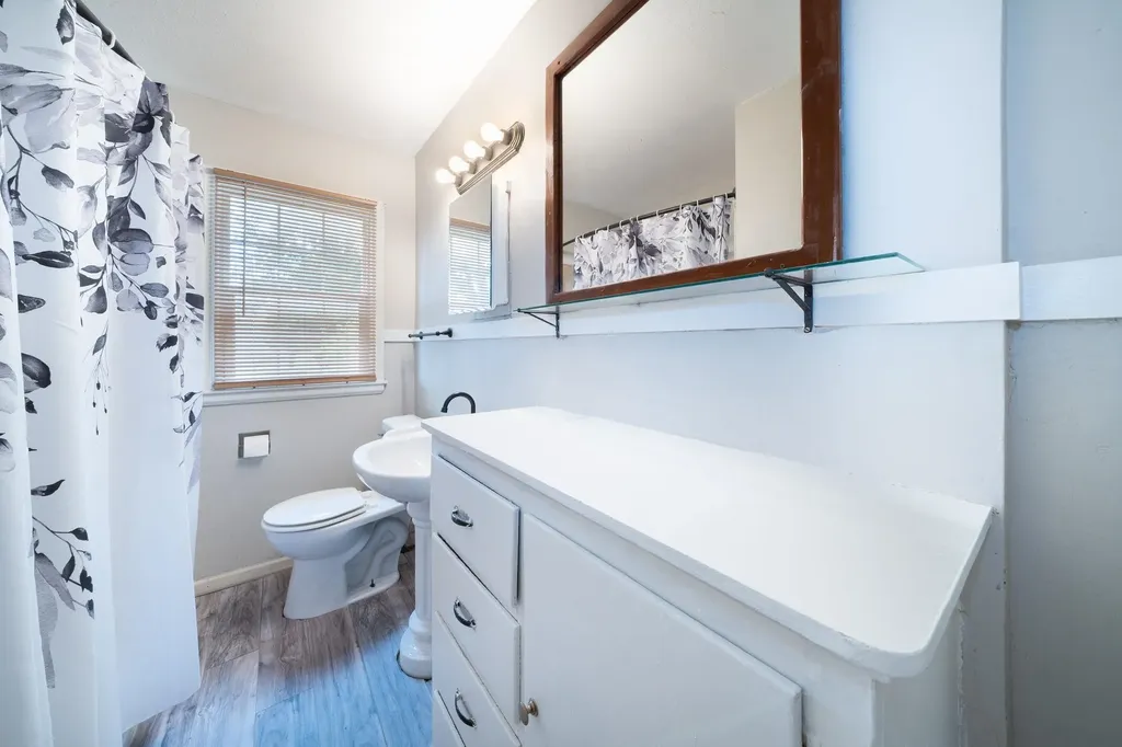 447 S Glendale Wichita KS 67218