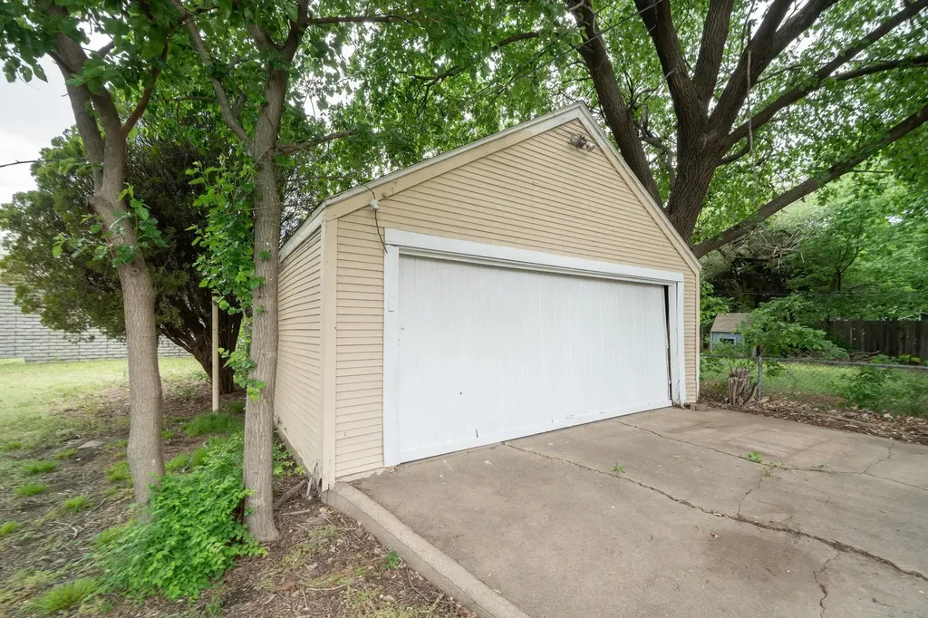 447 S Glendale Wichita KS 67218