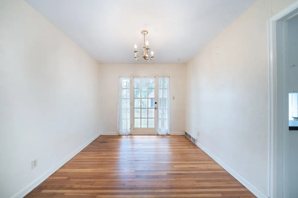 447 S Glendale Wichita KS 67218