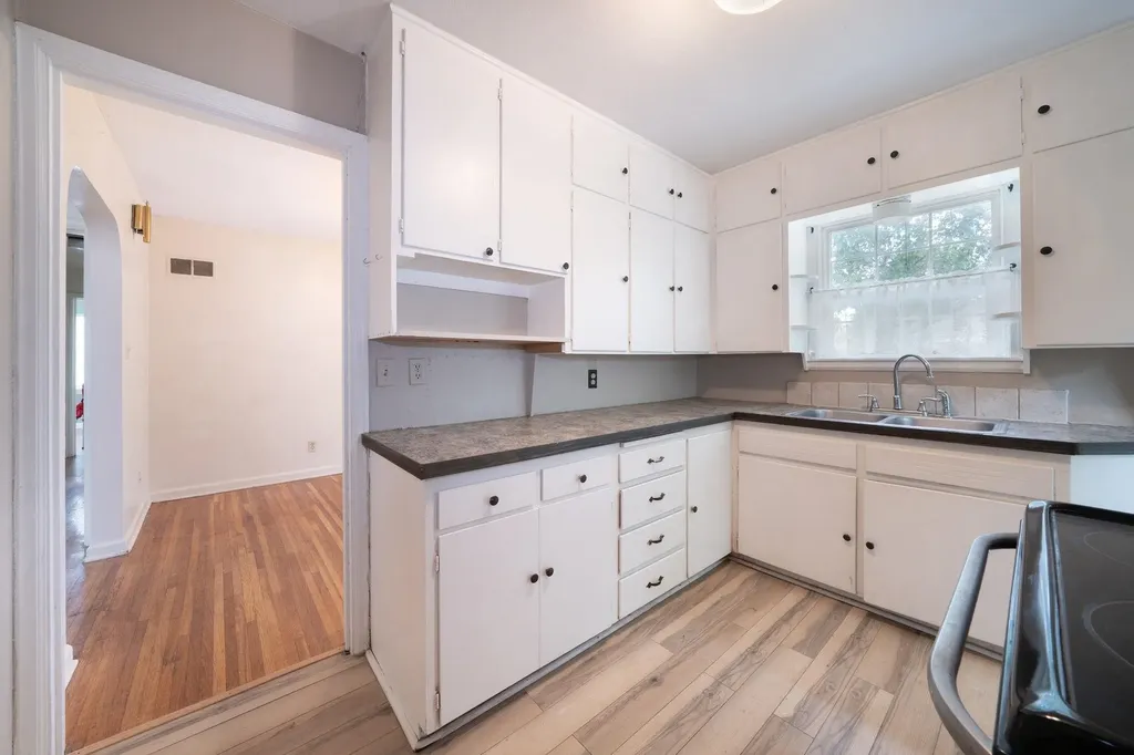447 S Glendale Wichita KS 67218