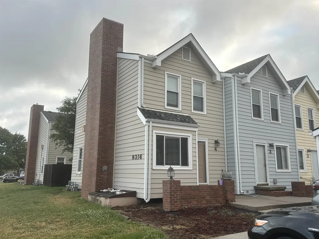 9316 E Funston Wichita KS 67207